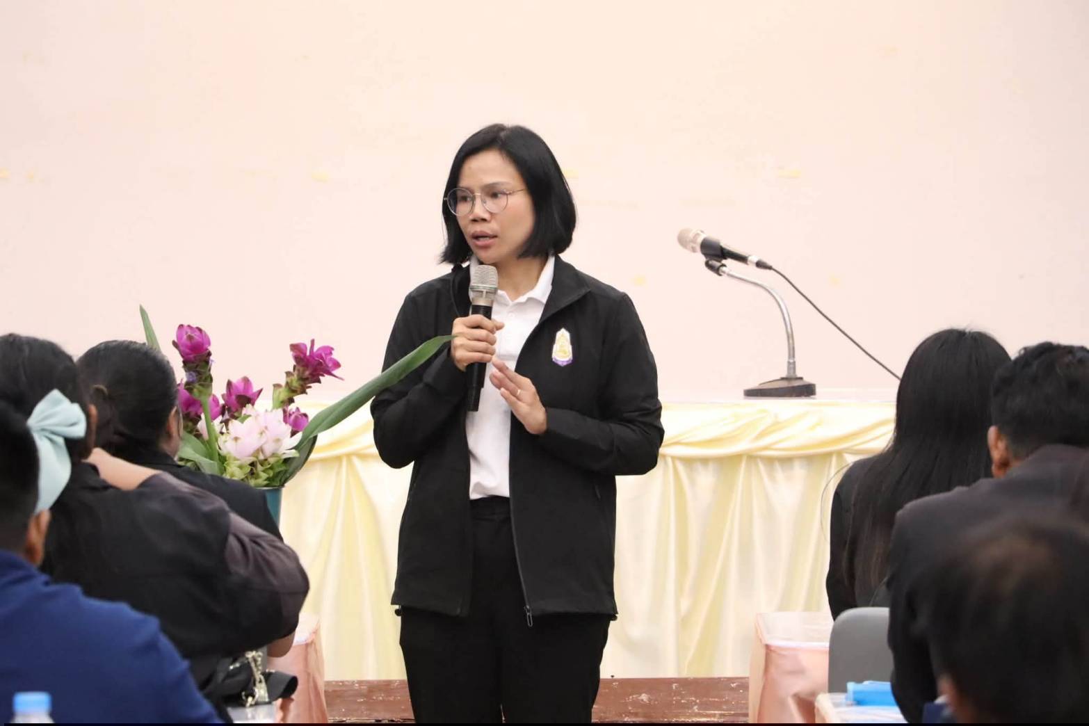 title - เลขาธิการสำนักงานการปฏิรูปที่ดินเพื่อเกษตรกรรม เป็นประธานในพิธีเปิดโครงการฝึกอบรมเชิงปฏิบัติการ หลักสูตร “รู้ปลูก รู้รักษา รู้คุณค่าของหญ้าแฝก” ระยะที่ 2 ภายใต้โครงการพัฒนาและรณรงค์การใช้หญ้าแฝกอันเนื่องมาจากพระราชดำริ ประจำปีงบประมาณ พ.ศ. 2569 ณ ศูนย์ส่งเสริมและพัฒนาอาชีพเสริมนอกภาคการเกษตร (ศพส.)